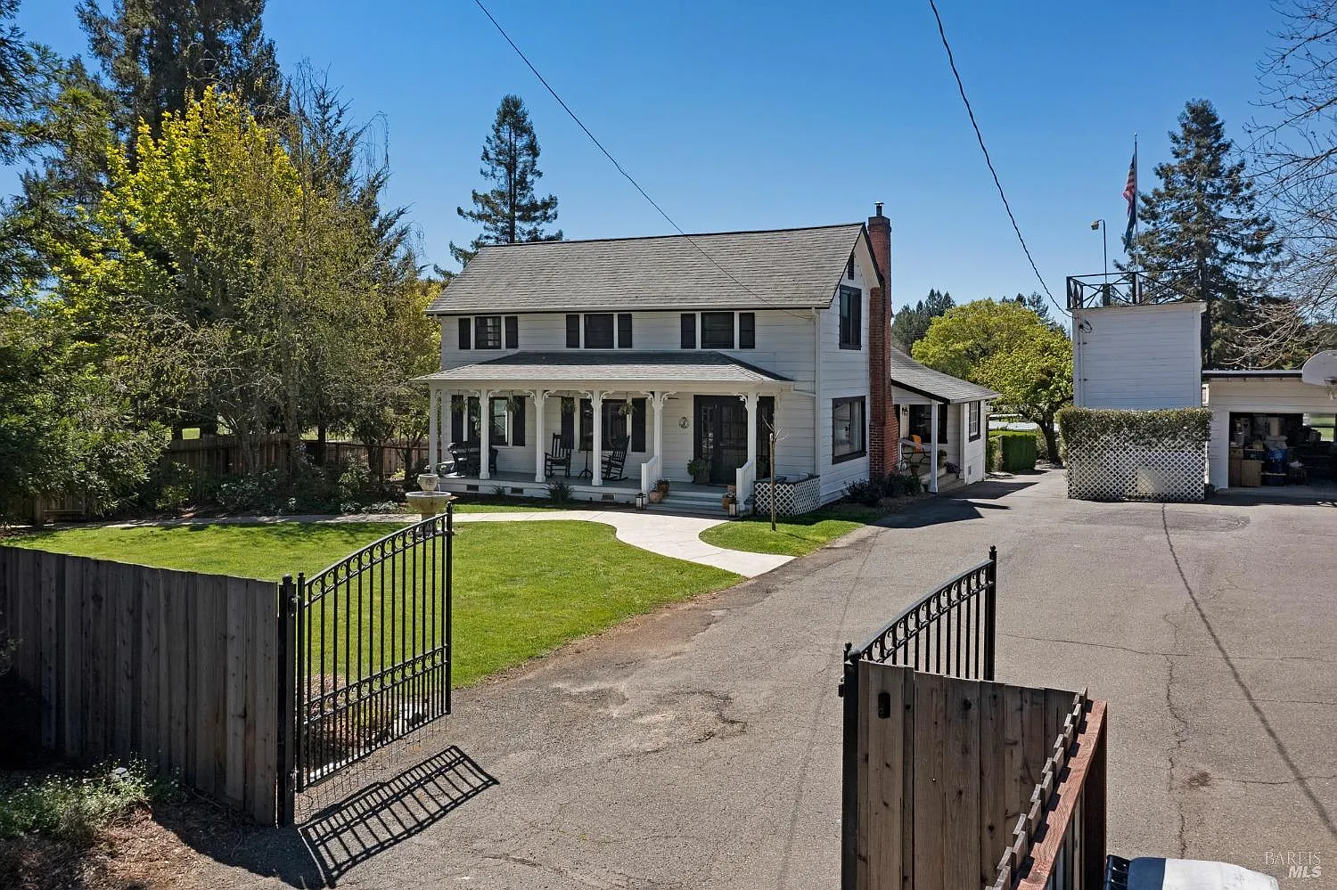 1220 Gravenstein Highway N - Photo 3