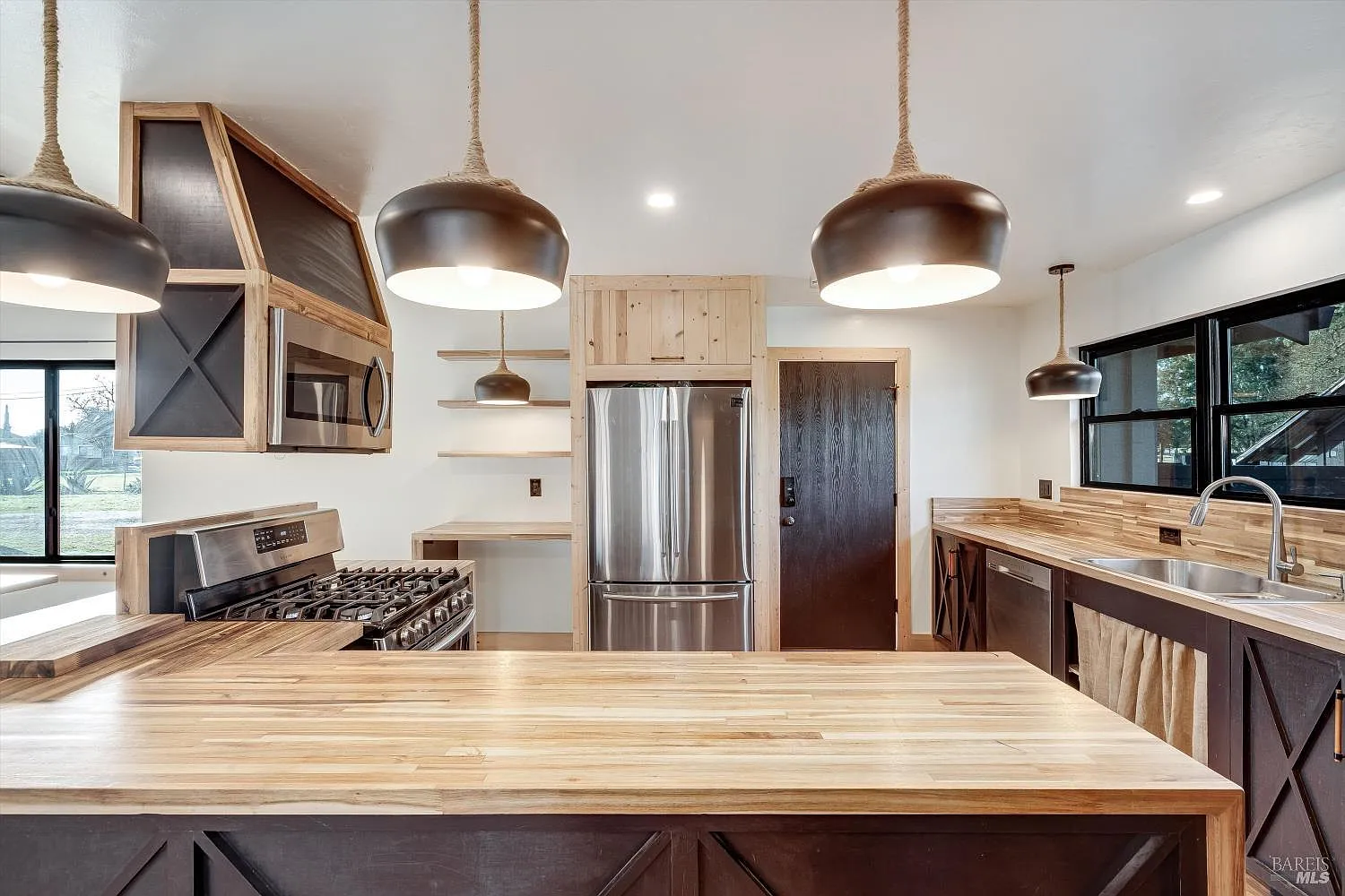 985 Gumview Road - Photo 11