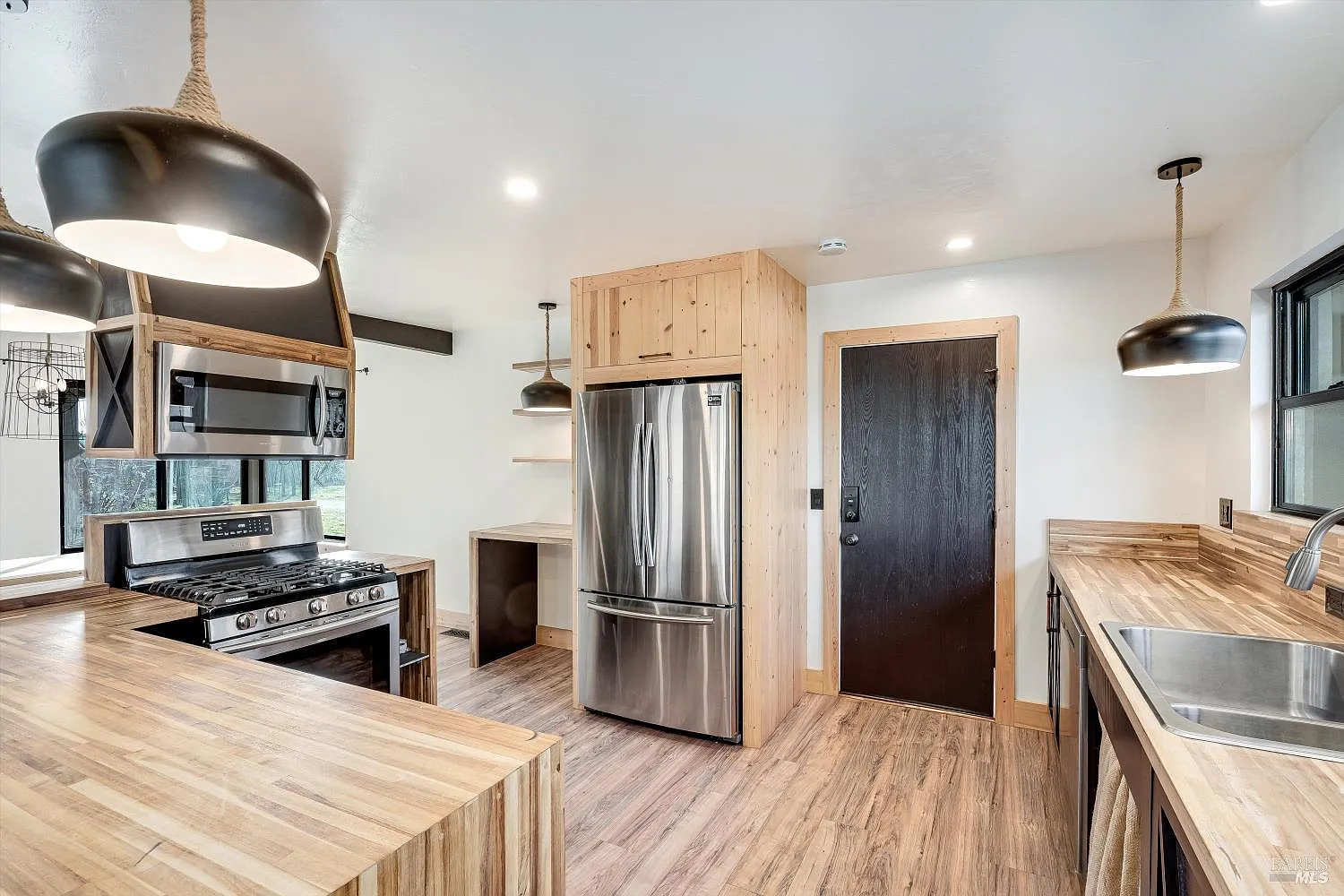 985 Gumview Road - Photo 12