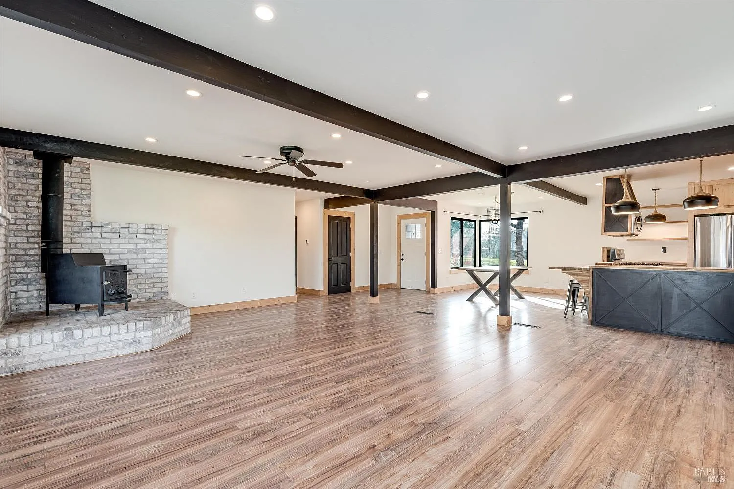 985 Gumview Road - Photo 10