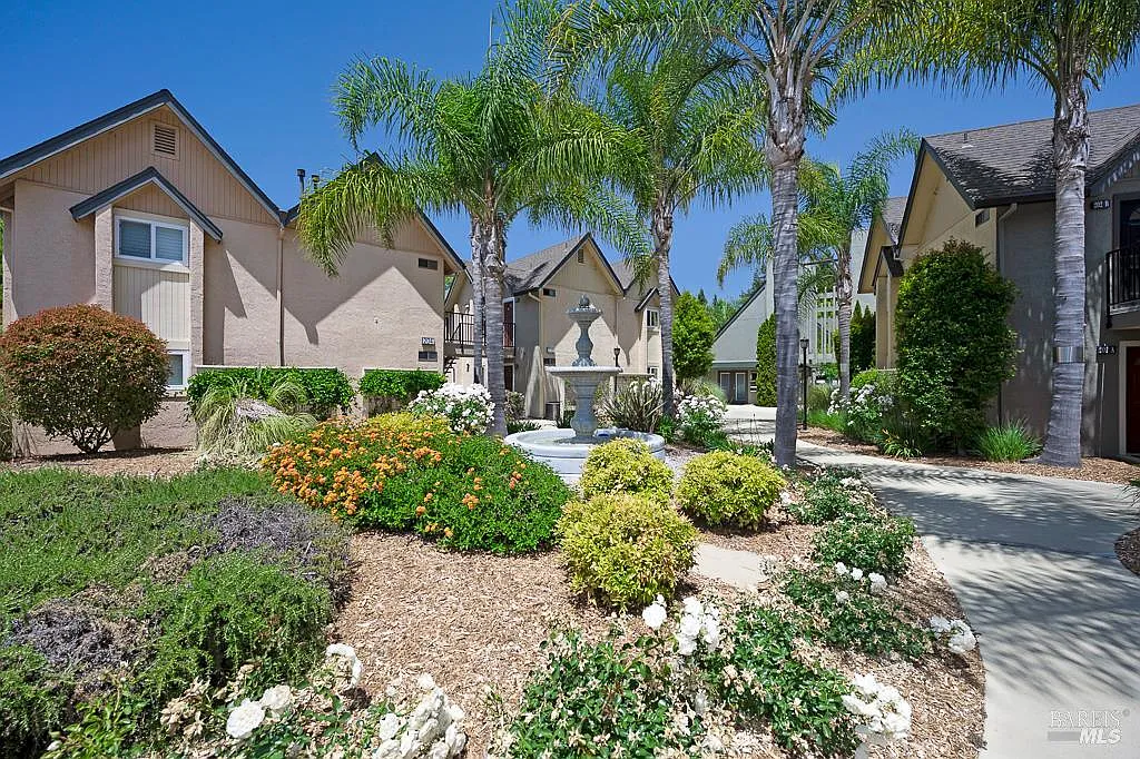 204 Foss Creek Circle #B - Photo 2