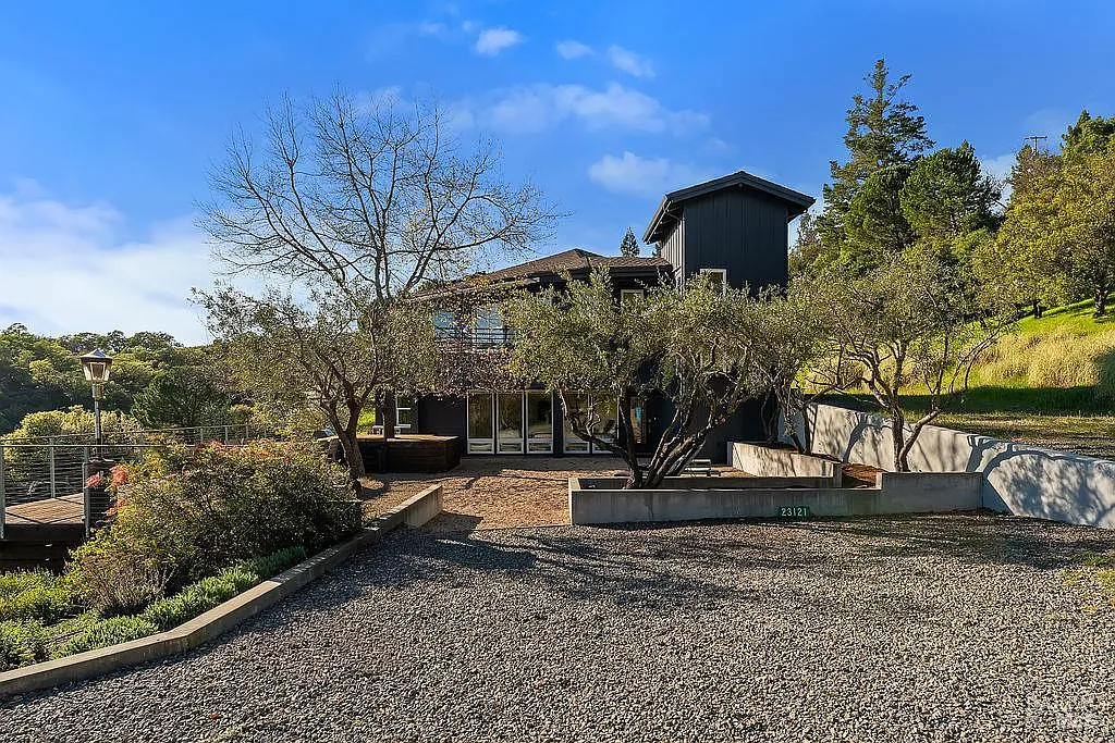 23121 Vineyard Road - Photo 5