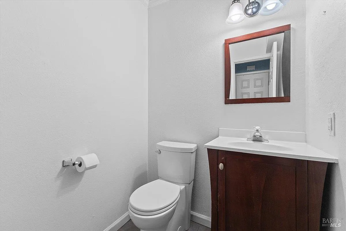 1003 Golf Course Drive - Photo 4