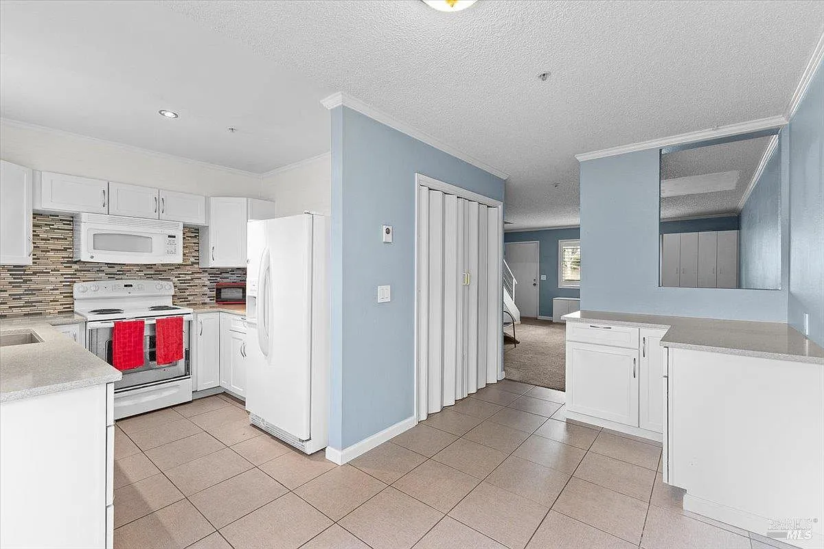 1003 Golf Course Drive - Photo 9