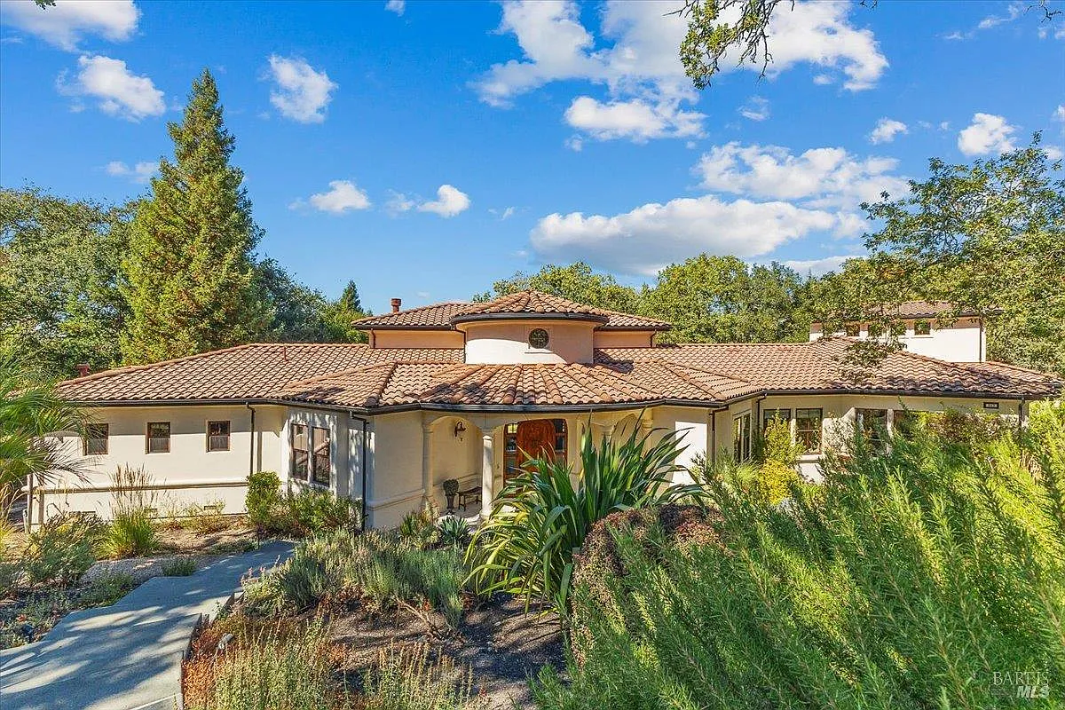 913 Turnberry Court - Photo 2