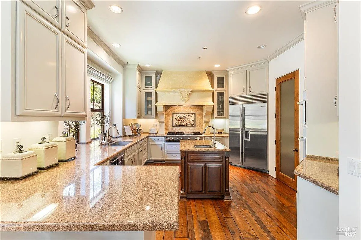 913 Turnberry Court - Photo 11