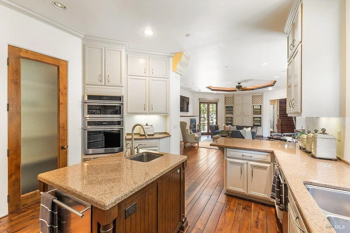 913 Turnberry Court - Photo 12