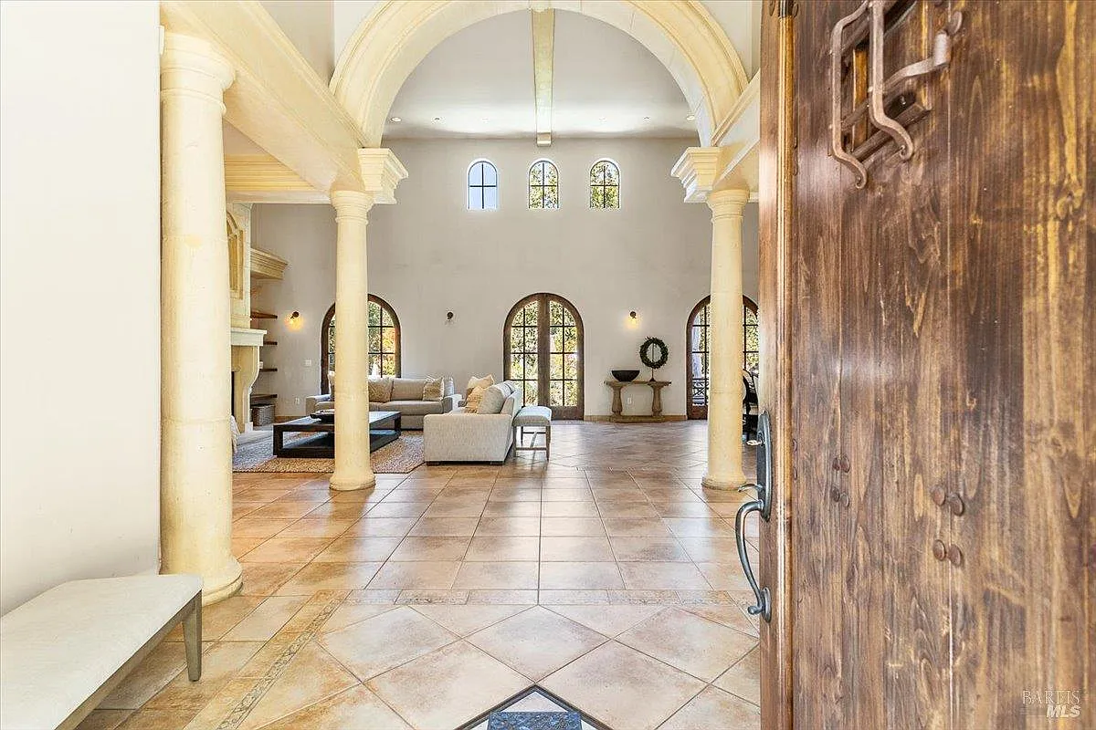 913 Turnberry Court - Photo 3