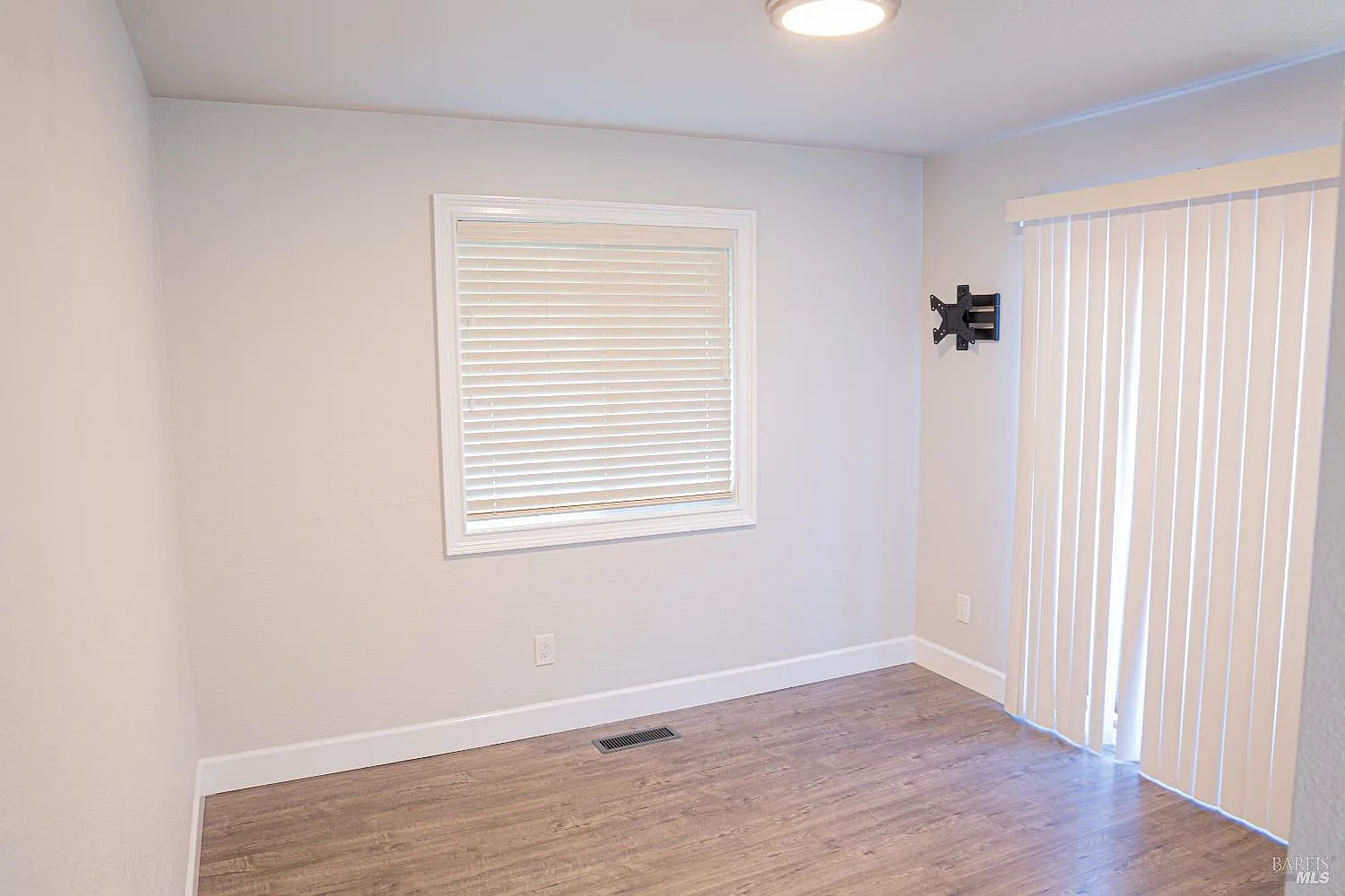 365 Alden Court - Photo 12