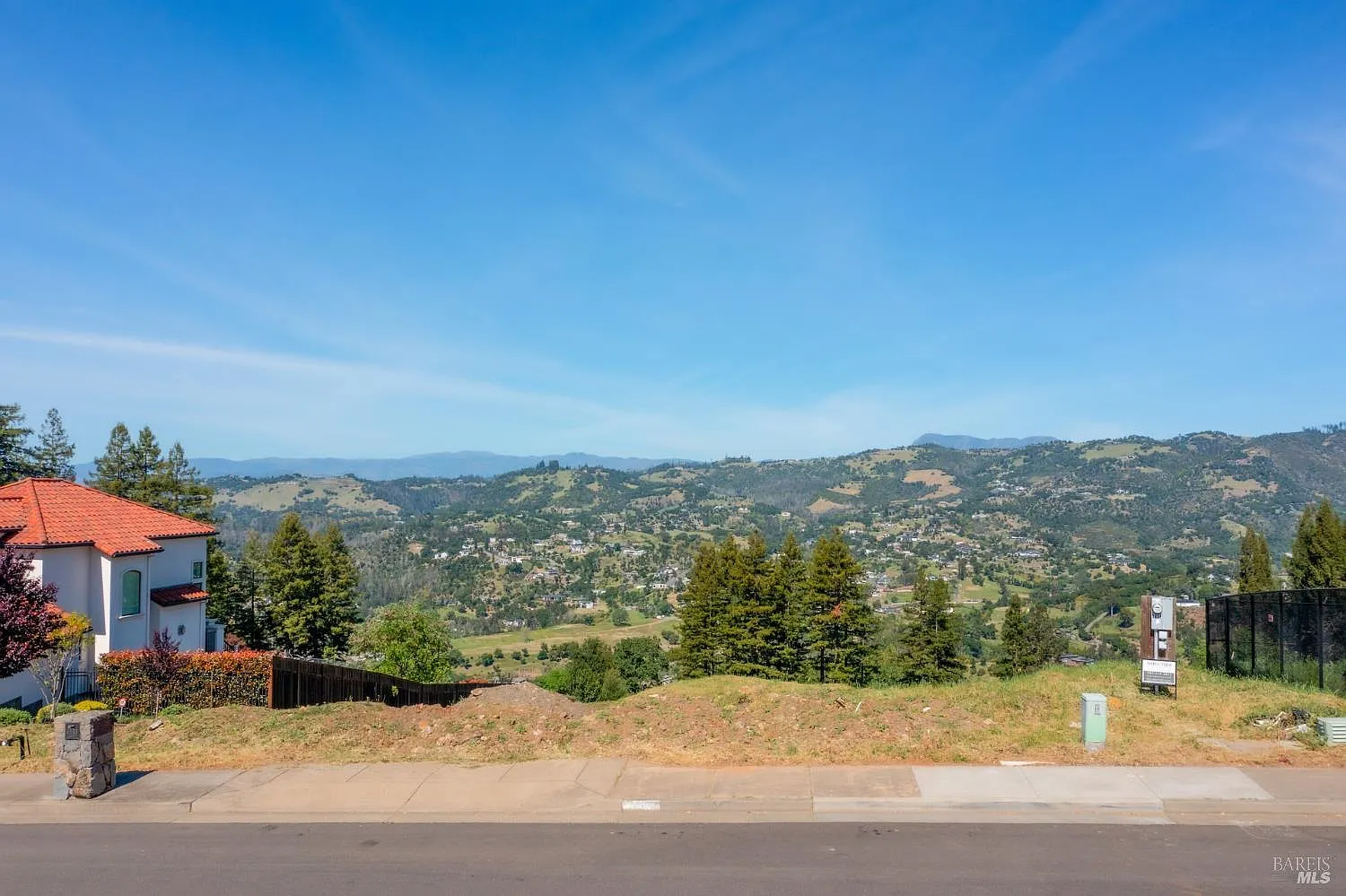 3888 Skyfarm Drive - Photo 3