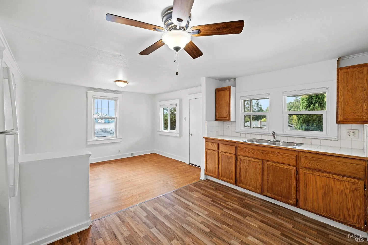 3160 Sunridge Drive - Photo 5