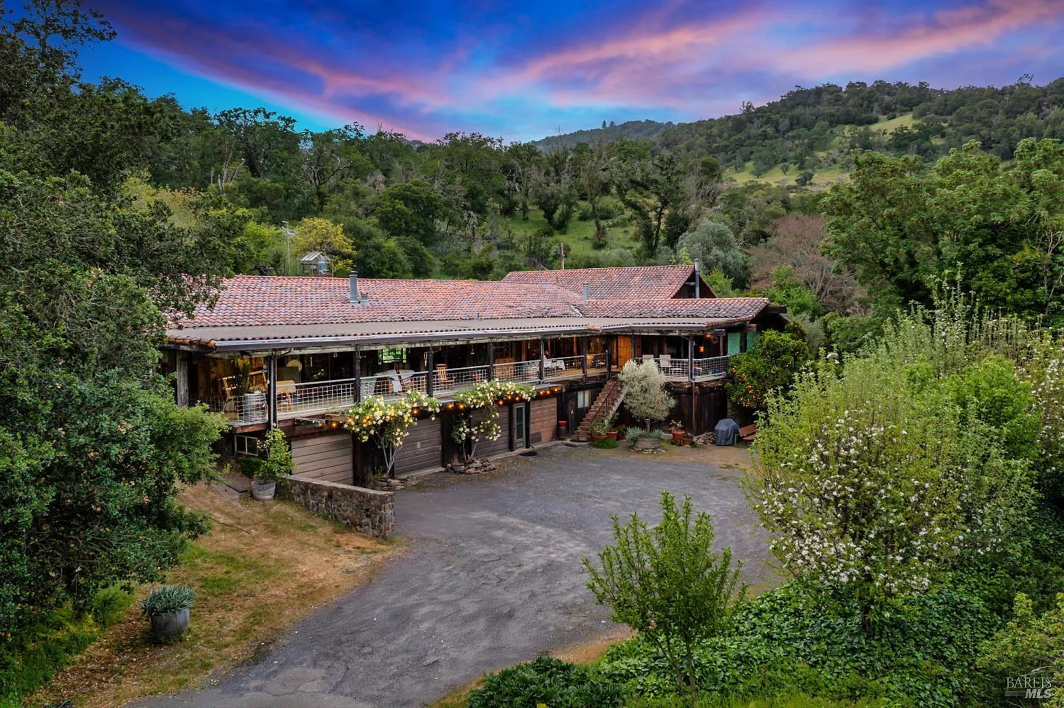 17000 Gehricke Road - 9bd/7ba, 11,000 sqft - in Sonoma, CA