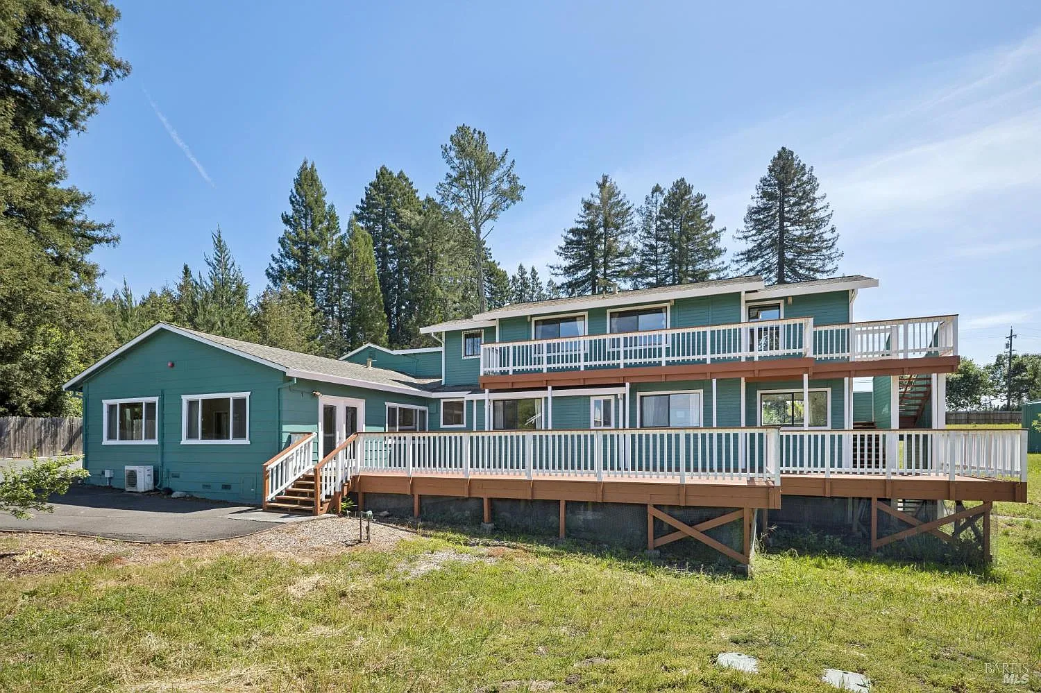 11740 Occidental Road - 10bd/4ba, 7,024 sqft - in Sebastopol, CA