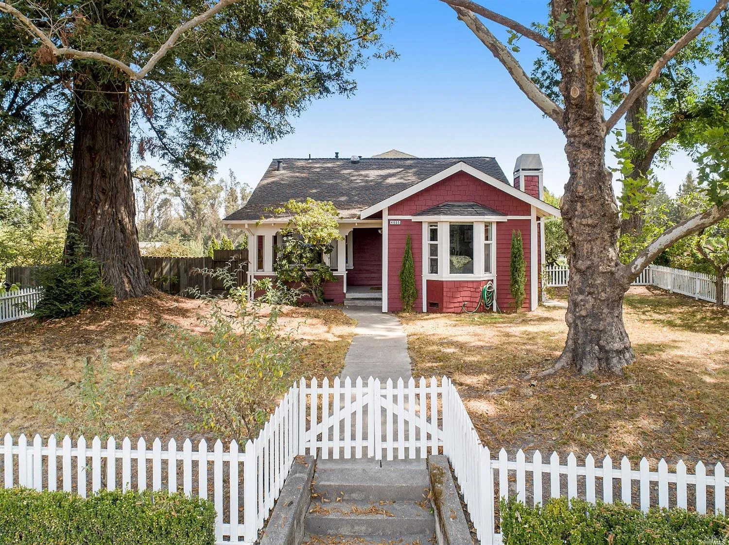 4605 Gravenstein Highway N - Photo 2