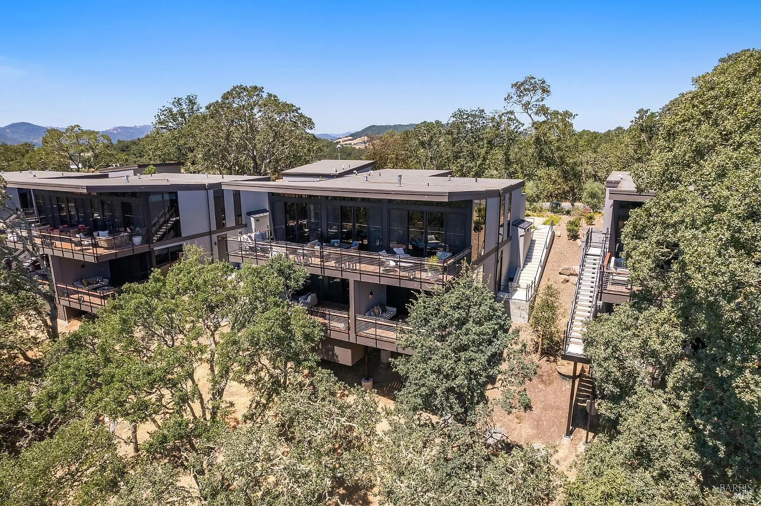 160 Woodlands Dr SE - Photo 2