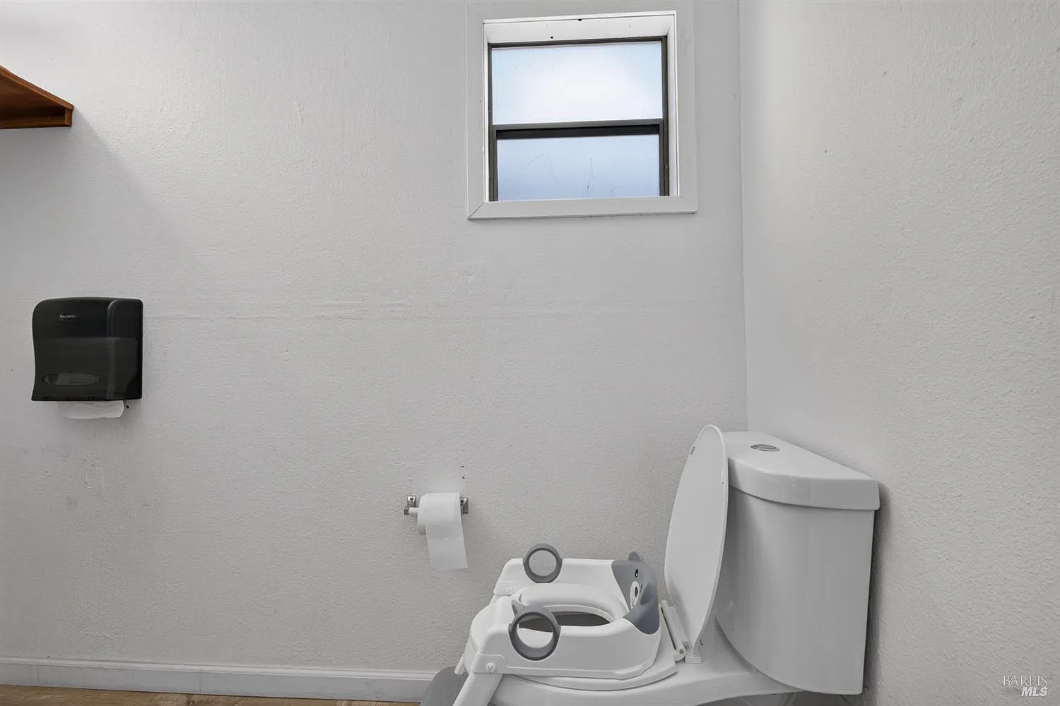 530 N Cloverdale Boulevard - Photo 11