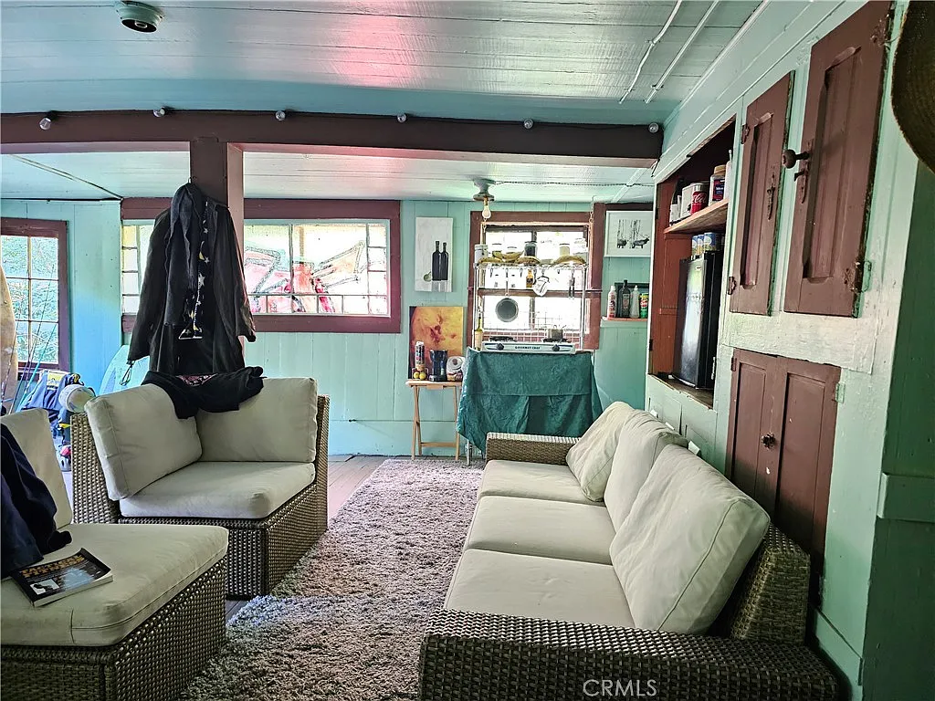 135 Redwood Ave - Photo 6