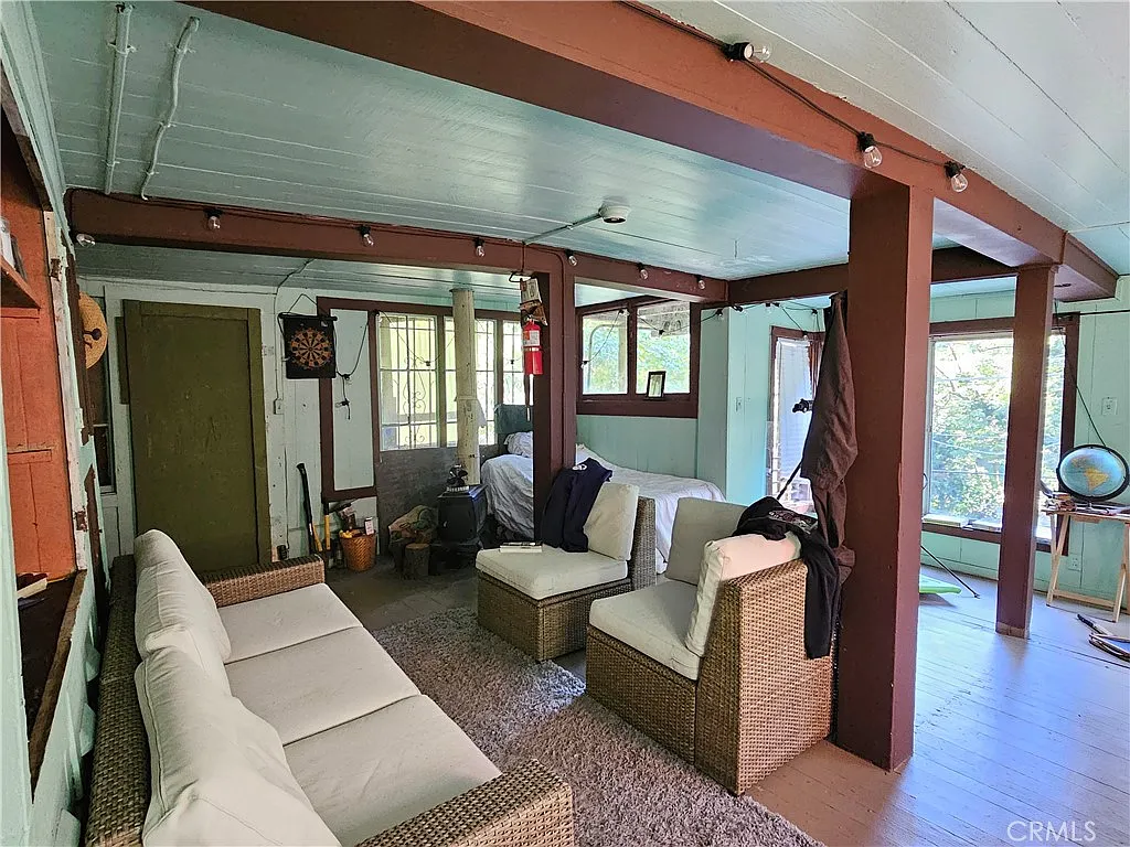 135 Redwood Ave - Photo 7