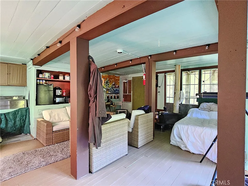 135 Redwood Ave - Photo 9