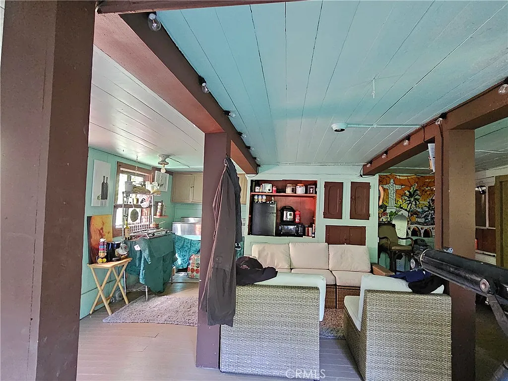 135 Redwood Ave - Photo 10