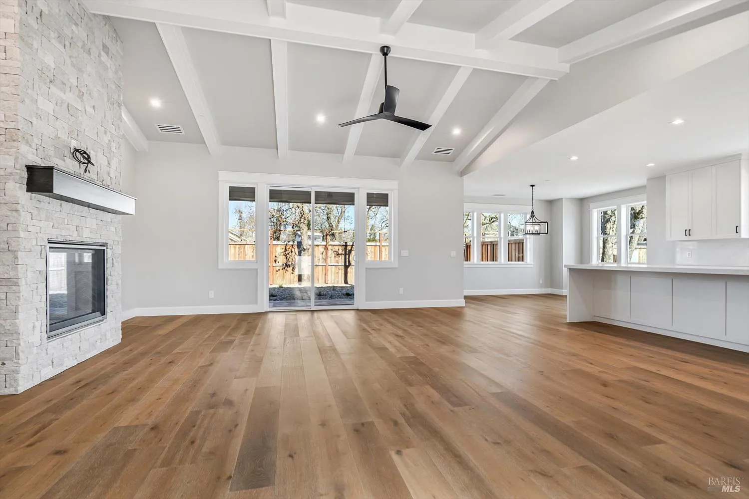 125 MAYWOOD Lane - Photo 2