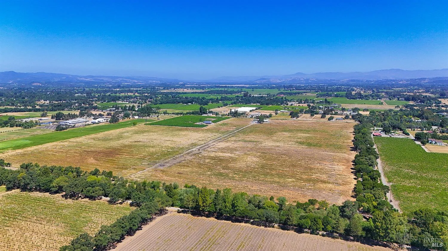 2942 Guerneville Road - in Santa Rosa, CA