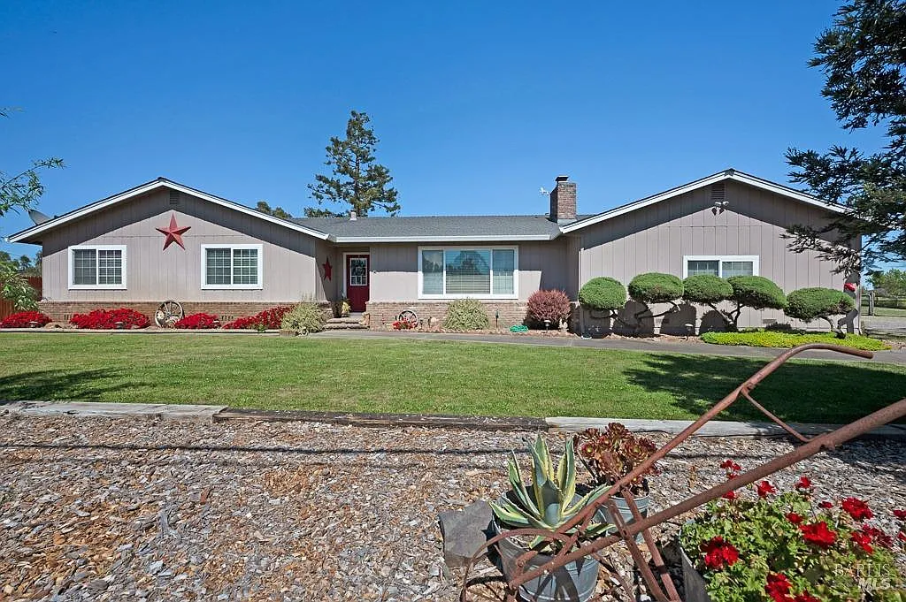 23180 Maffei Road - Photo 2