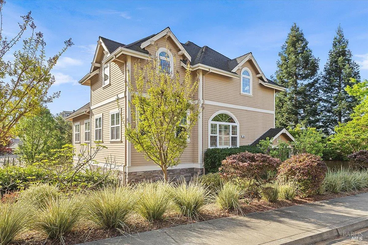 134 Moonlight Drive - Photo 2