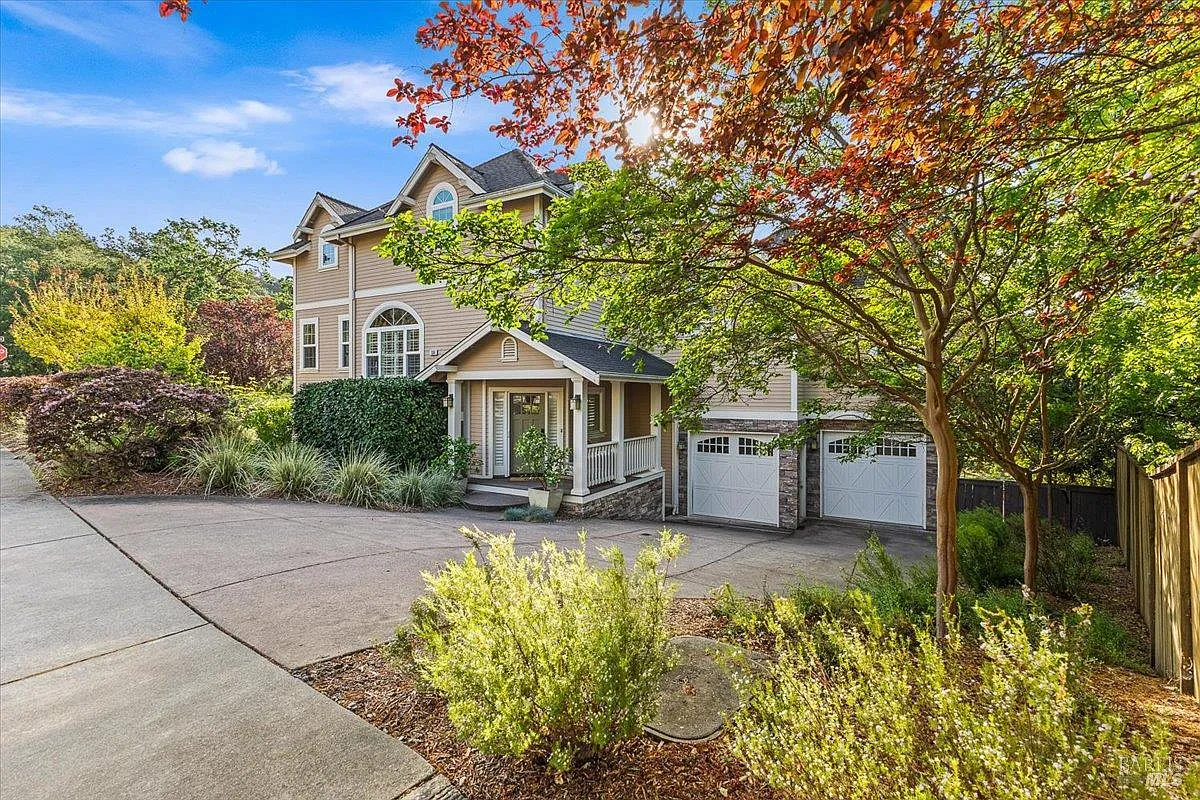 134 Moonlight Drive - Photo 3