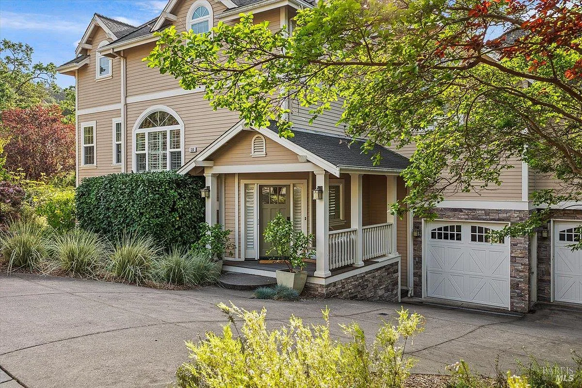 134 Moonlight Drive - Photo 4